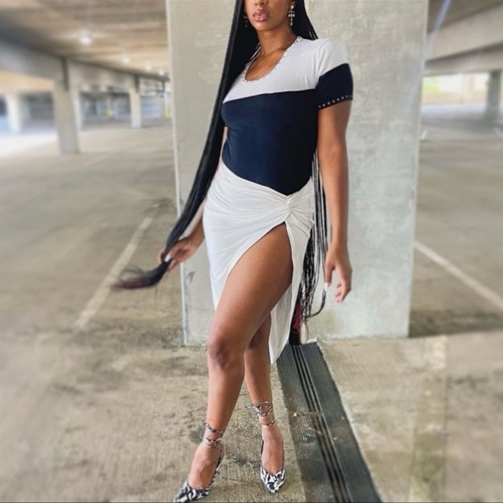MEDIUM White High Slit Skirt